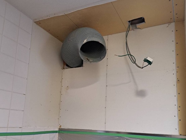 高知キッチン取付け隊　レンジフードリフォーム