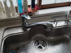 長崎キッチン取付け隊 ワンホールシングル水栓の取替 施工前