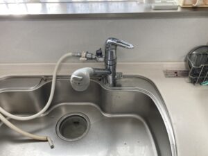 大分キッチン取付け隊　ワンホールシングル水栓の取替　施工前