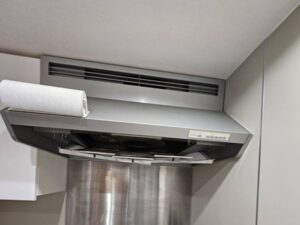 島根キッチン取付け隊 同時給排気フードの工事 施工前
