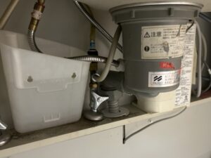 福井キッチン取付け隊　排水トラップの交換　施工前