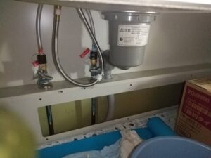 高知キッチン取付け隊　排水トラップの交換　施工前
