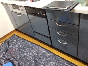 福井キッチン取付け隊　機器を外して収納スペース化　施工前