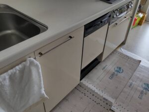 機器を外して収納スペース化 施工前