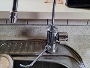 山梨キッチン取付け隊　浄水器の取り外し　施工前