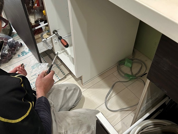 秋田で活躍するキッチン取付け隊