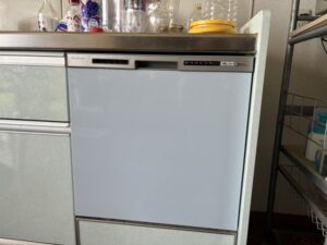 高知キッチン取付け隊　食洗機前パネルでを楽しむ　施工後