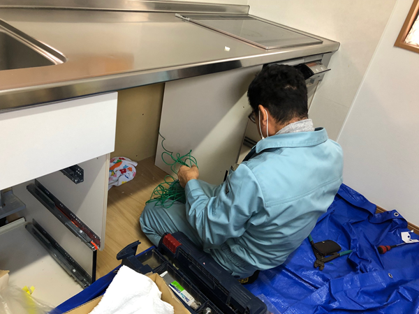 鳥取で活躍するキッチン取付け隊