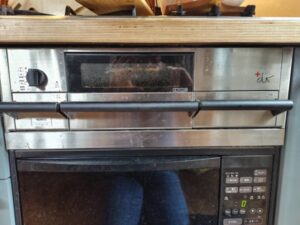 青森キッチン取付け隊 ガスオーブンの工事 施工前