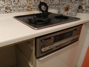 香川キッチン取付け隊　ガスコンロをIHヒーターに交換　施工前 