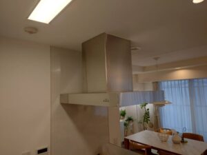 岐阜キッチン取付け隊　センターレンジフードの取替　施工前 