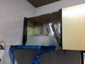 栃木キッチン取付け隊　プロペラからシロッコファンへの取替　施工