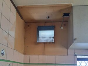 香川キッチン取付け隊　プロペラファンフード取替　施工