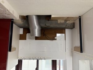栃木キッチン取付け隊　マンションのレンジフードリフォーム　施工