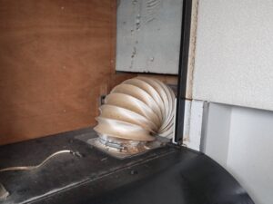 香川キッチン取付け隊　マンションのレンジフードリフォーム　施工前