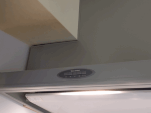 群馬キッチン取付け隊　マンションのレンジフードリフォーム　施工前