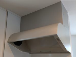 香川キッチン取付け隊　ヤマハサイクロンフードの取替　施工前