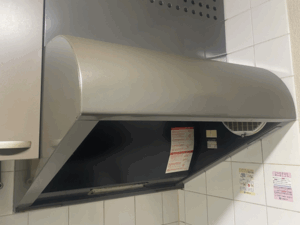 群馬キッチン取付け隊　ヤマハサイクロンフードの取替　施工前