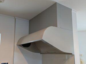 岡山キッチン取付け隊 ヤマハサイクロンフードの取替 施工前