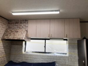 キッチン収納でのお悩み解決 リフトダウン付吊戸棚に替える 施工前