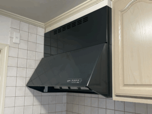 山梨キッチン取付け隊 同時給排気フードの工事 施工前