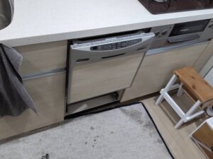 三重キッチン取付け隊 機器を外して収納スペース化 施工前