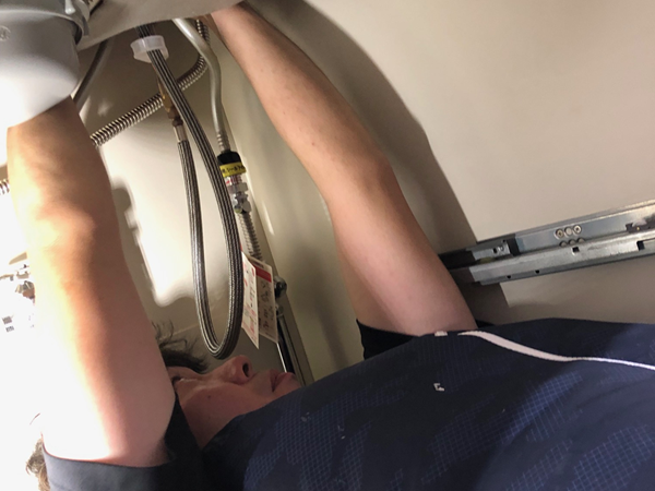 OEM品で激安お取替え　『キッチン取付け隊』の想いとこれから