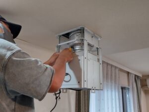 鹿児島キッチン取付け隊 センターレンジフードの取替 施工前