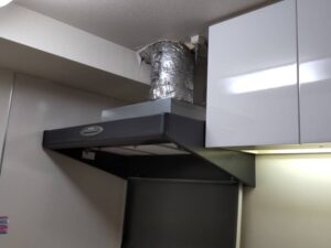 鹿児島キッチン取付け隊 マンションのレンジフードリフォーム 施工前