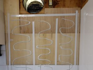 大分キッチン取付け隊 ヤマハサイクロンフードの取替 施工中