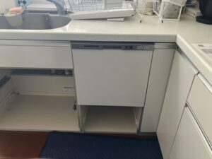 沖縄キッチン取付け隊　機器を外して収納スペース化　施工前