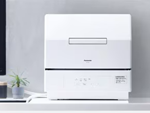 どうしてもキッチンへ食洗機がビルトインできない場合　食器洗い乾燥機 パナソニック製（Panasonic）NP-TCR5　卓上型食洗機　ホワイト