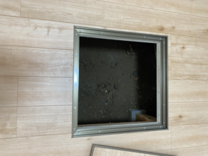 ガスコンロを電気コンロへ交換工事 床下点検口