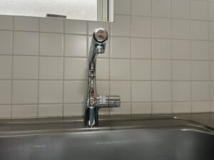 面白いほどたくさん選べる、KVKキッチン水栓 グローエのツーハンドルは、お手入れが大変 施工後