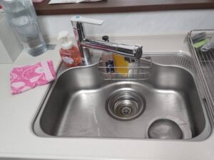 お気に入り水栓を浄水器に変身!トレビーノブランチ コンパクトなキッチンにでも、取付けれる 施工前