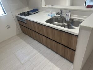 サイズ違いのキャビネットへの後付新設工事 施工前