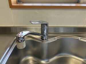 とにかくシンプル！TOTOキッチン水栓を選ぶ　ハンドシャワータイプでシンクを効率よく洗う　施工前