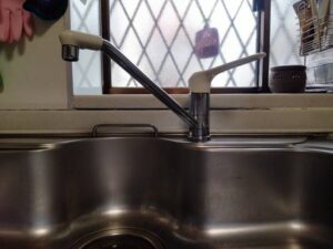 パナソニックのスゴピカ素材水栓がいい　施工前