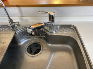 面白いほどたくさん選べる、KVKキッチン水栓 ホースからの水漏れ 施工後
