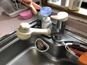 LIXIL（リクシル）水栓のナビッシュが人気　ミカドハンドシャワー水栓の代わりに！　施工前