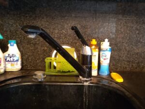 超二流を目指す！カクダイのキッチン水栓　取付け穴径の合うタイプってある　施工前