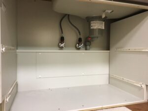 とにかくシンプル！TOTOキッチン水栓を選ぶ　取替え前準備　給水湯接続部分確認