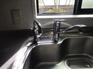 とにかくシンプル！TOTOキッチン水栓を選ぶ　吐水切替タイプで十分　施工前