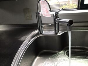 とにかくシンプル！TOTOキッチン水栓を選ぶ　吐水切替タイプで十分　施工後