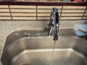 LIXIL（リクシル）水栓のナビッシュが人気　実家のナイスキッチン水栓をリモートで交換！　施工後