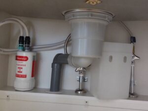 DELTA（デルタ）の水栓を使ってみる　楽々排水トラップ　施工前　