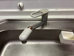 とにかくシンプル！TOTOキッチン水栓を選ぶ　樹脂製より、メッキタイプにしたかった　施工前