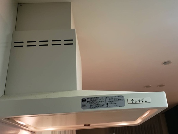対面キッチンのサイドレンジフード（横壁付け）取替え！　簡単お問合せ