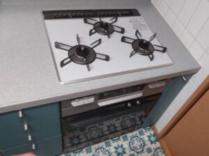 ヤジマキッチン ガスオーブンの後付工事 施工後