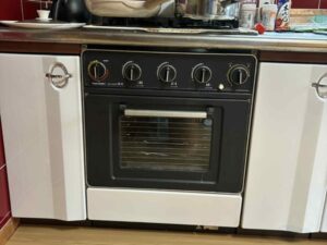 タカラスタンダード（Takara standard）　ガスオーブンをIH+収納に取替　施工前